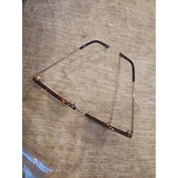 Quay Evasive Tourtise Polarized Sunglasses 111 With Case - Picture 3 of 9